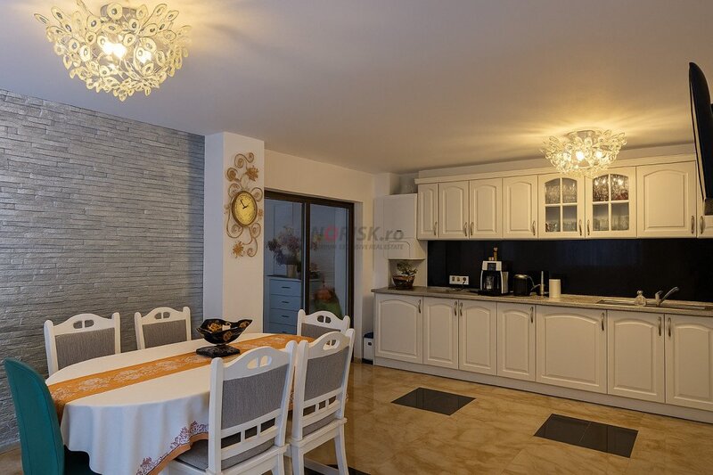 Bolintin Vale, casa solida, complet renovata, cu terasa generoasa.