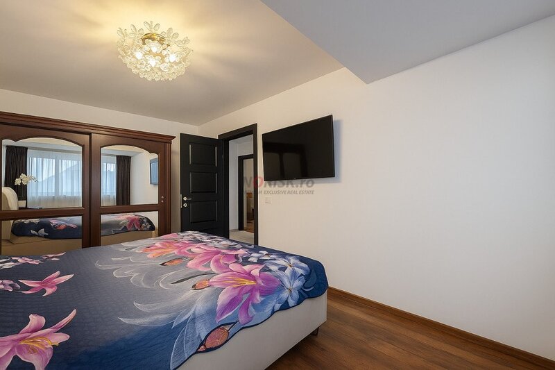 Bolintin Vale, casa solida, complet renovata, cu terasa generoasa.