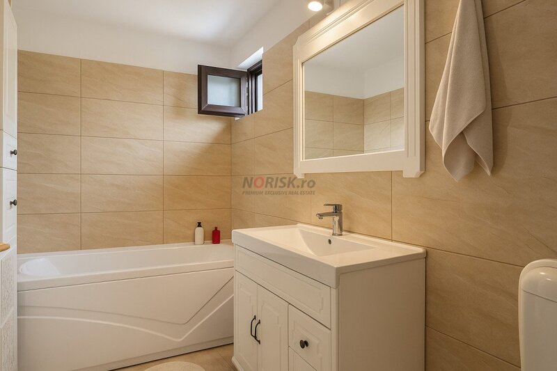 Bolintin Vale, casa solida, complet renovata, cu terasa generoasa.